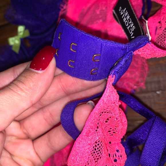 2 Victoria’s Secret Laced Bra’s - Picture 3 of 4
